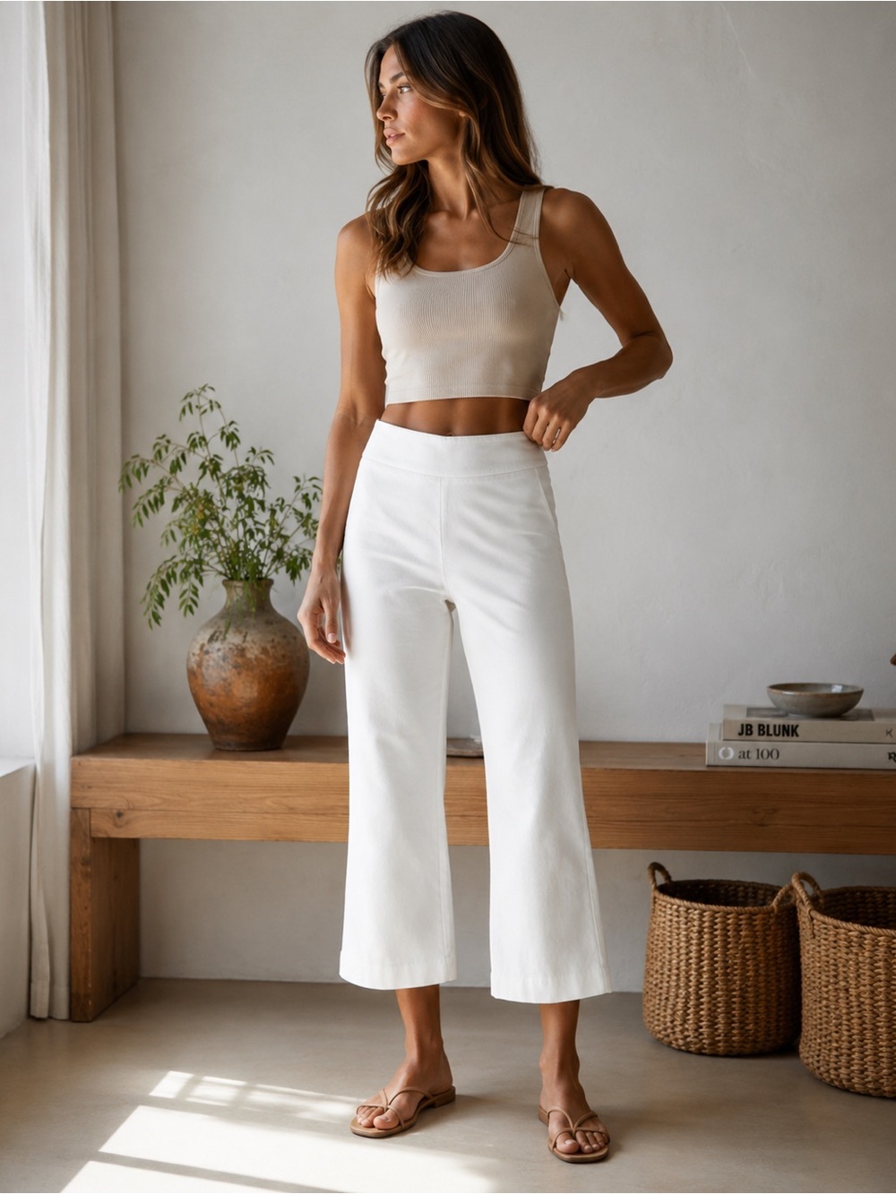 Avenue Montaigne White Cropped Flare Pull-On Pants Size 6 🤍